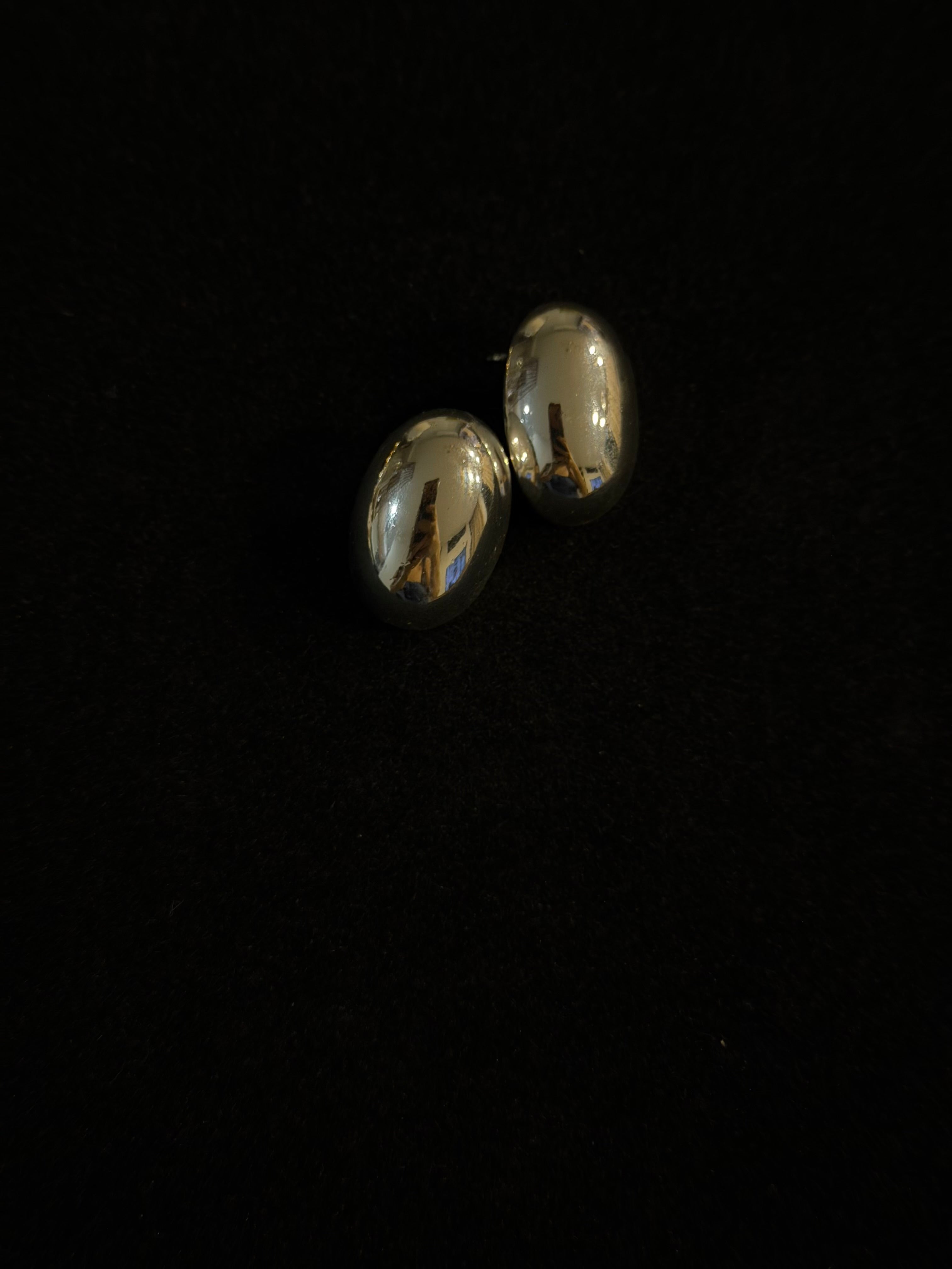 Oval